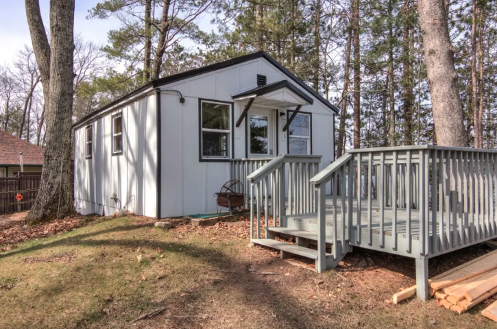 Lincolnwood Resort - The Perch Cabin